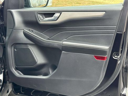 Used 2022 Ford Escape SEL image 24