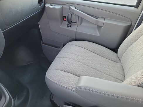 New 2025 GMC Savana 3500 w/ Power Convenience Package image 17