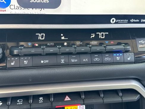 Used 2023 Toyota Tundra Limited image 20