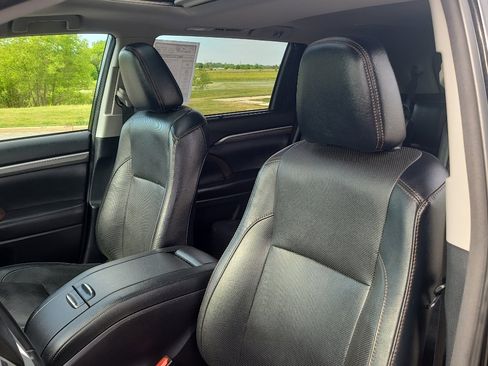Used 2018 Toyota Highlander Limited AWD/4WD image 16