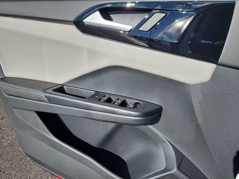 New 2026 Volkswagen Taos S image 6