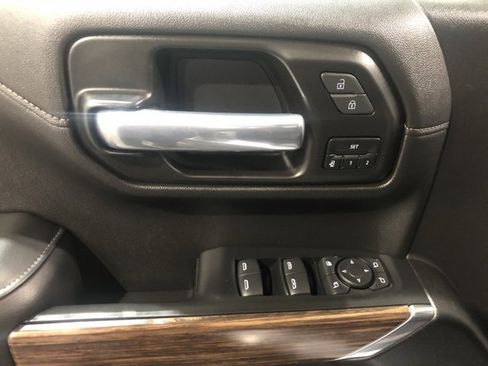 Used 2021 Chevrolet Silverado 1500 High Country image 16