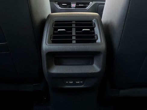 Used 2026 Volkswagen Tiguan SE FWD image 12