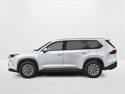 New 2026 Toyota Grand Highlander FWD image 3
