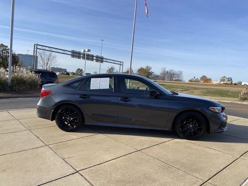 Used 2023 Honda Civic Sport image 12