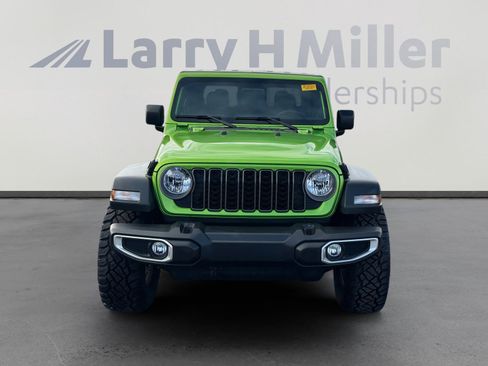 Certified 2025 Jeep Gladiator Sport image 8