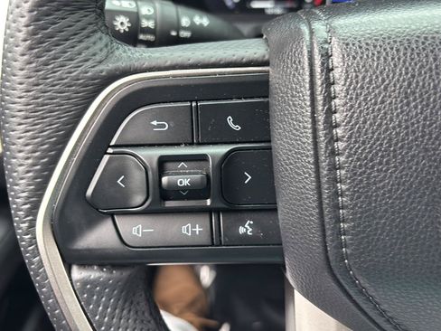 Used 2024 Toyota Tacoma TRD Off-Road w/ TRD Off Road Upgrade Package AWD/4WD image 31