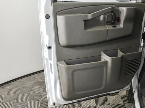 Used 2022 Chevrolet Express 2500 Work Van w/ Driver Convenience Package image 30