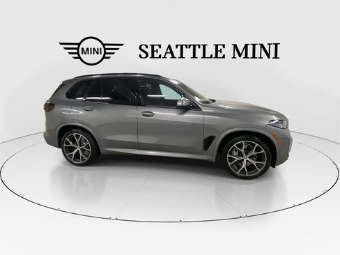 Used 2025 BMW X5 xDrive50e w/ M Sport Package AWD/4WD image 13