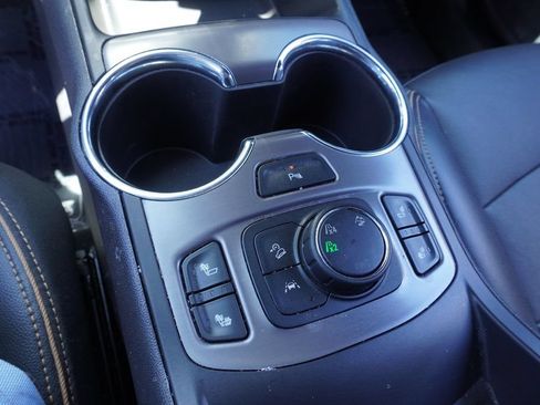 Certified 2023 GMC Terrain AT4 w/ Infotainment Package II AWD/4WD image 19