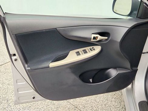 Used 2010 Toyota Corolla S FWD image 11