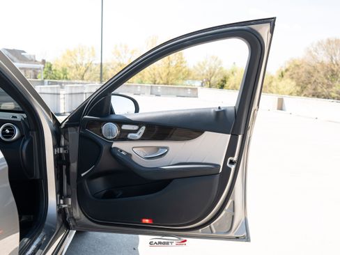 Used 2019 Mercedes-Benz C 300 Sedan image 37