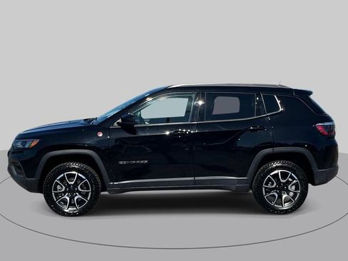 Certified 2024 Jeep Compass Trailhawk w/ Trailhawk Convenience Group AWD/4WD image 9