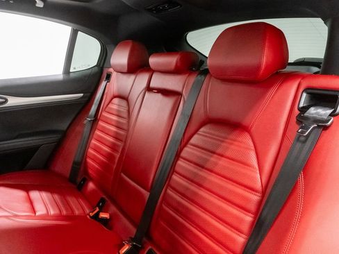 Used 2024 Alfa Romeo Stelvio Veloce image 25