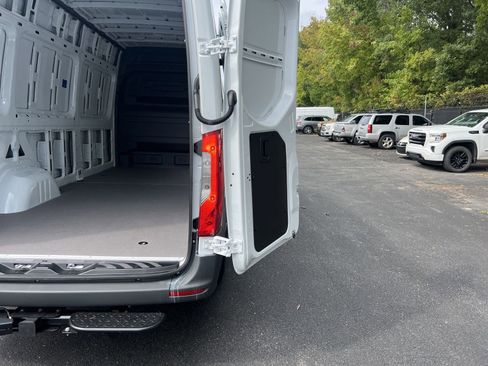 New 2025 Mercedes-Benz Sprinter 2500 image 43