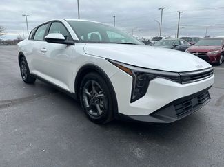 Used 2025 Kia K4 LXS video 1