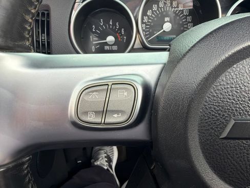 Used 2004 Chevrolet SSR w/ Preferred Equipment Group RWD image 42