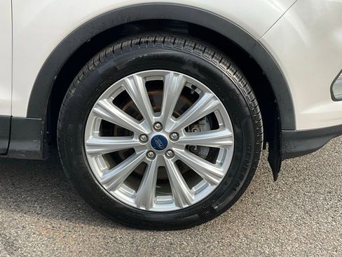 Used 2019 Ford Escape SEL image 23