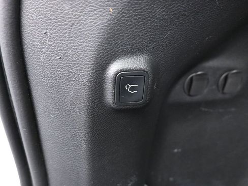 Used 2020 Jeep Cherokee Latitude Lux w/ Comfort/Convenience Group image 29