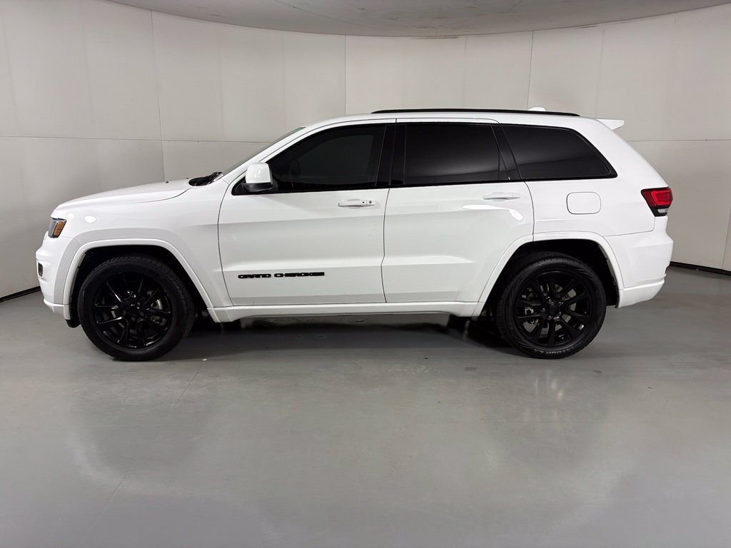 Used 2019 Jeep Grand Cherokee Altitude AWD/4WD image 5