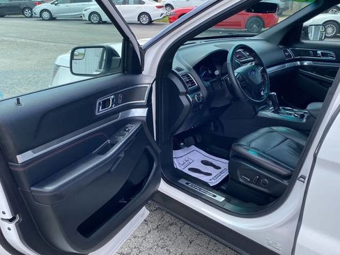 Used 2017 Ford Explorer Sport image 12