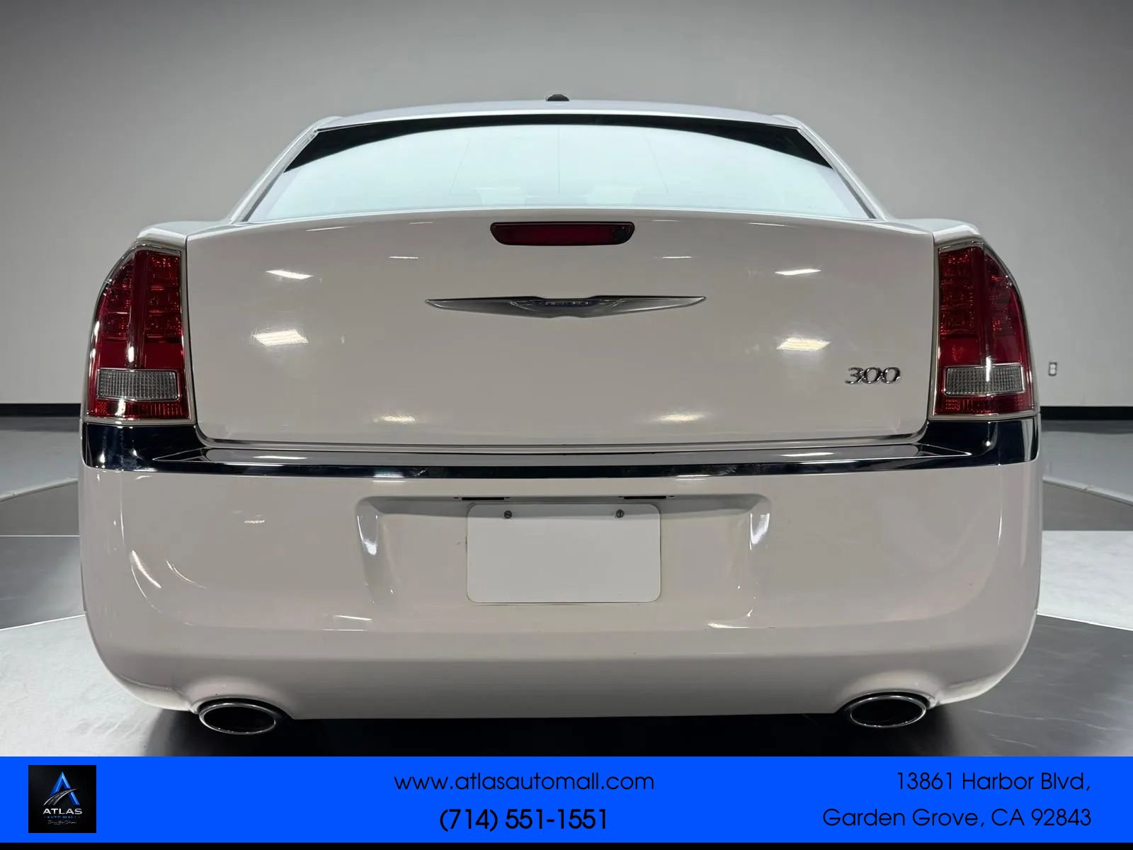 Used 2012 Chrysler 300 RWD image 5