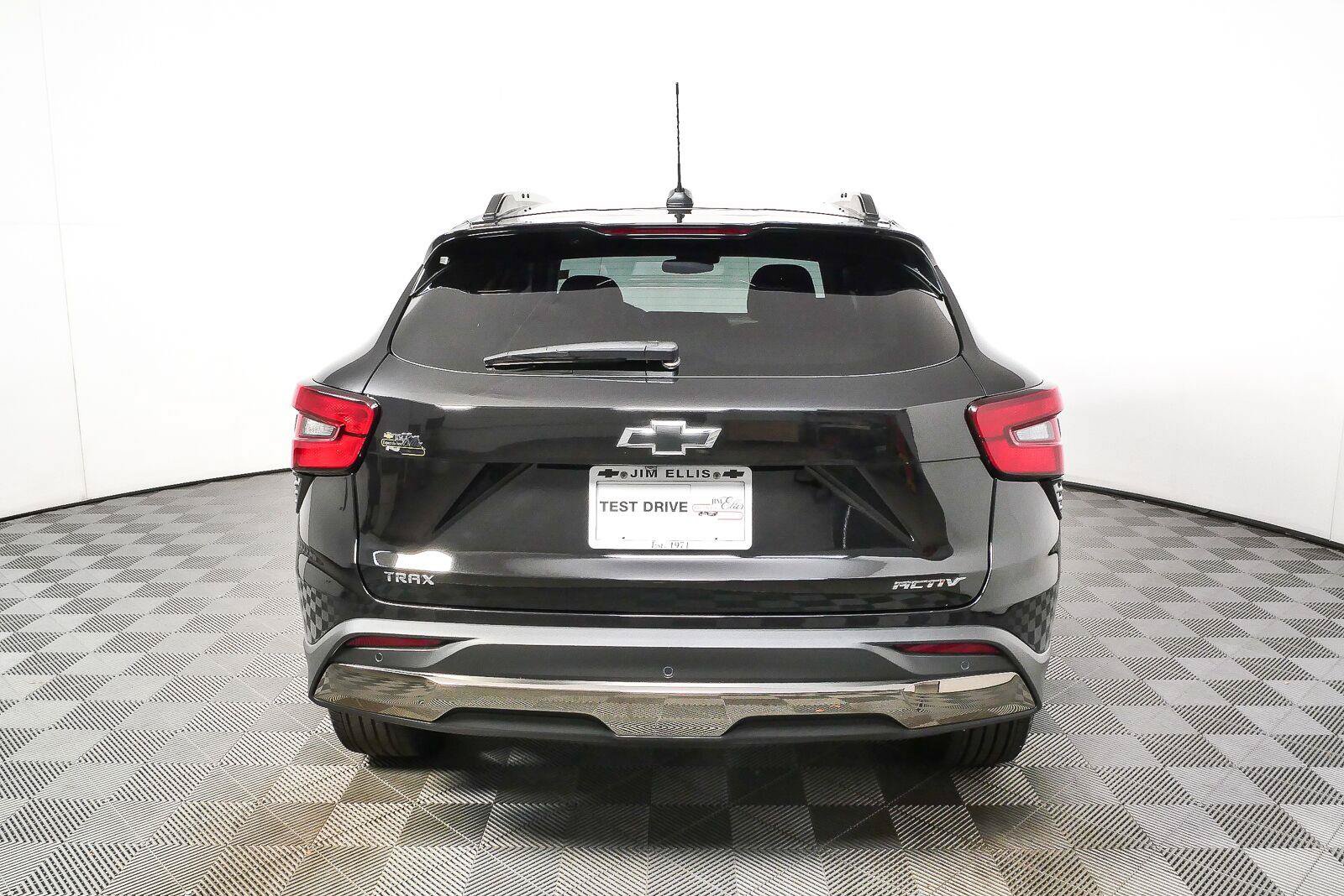 Used 2025 Chevrolet Trax ACTIV w/ Sunroof Package FWD image 26