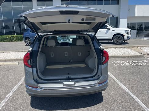 Used 2024 GMC Terrain Denali w/ Denali Premium Package image 9