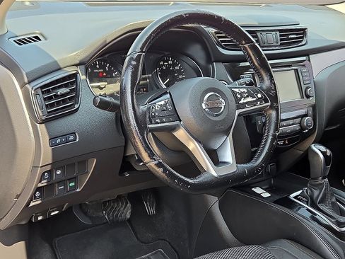 Used 2020 Nissan Rogue Sport SV w/ Technology Package FWD image 14