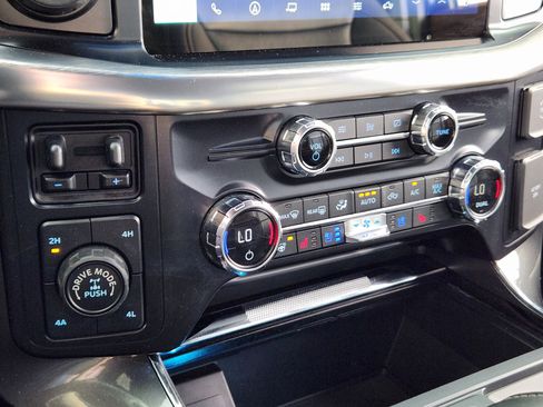 Certified 2021 Ford F150 Lariat w/ Equipment Group 502A High image 24