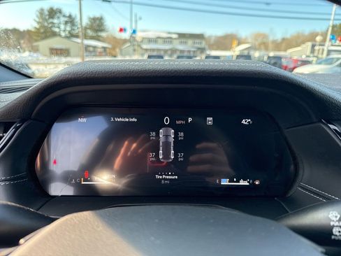 New 2026 Jeep Grand Cherokee Laredo image 11