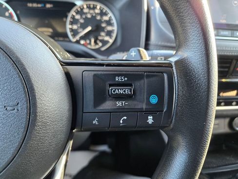 Used 2021 Nissan Rogue SV image 17