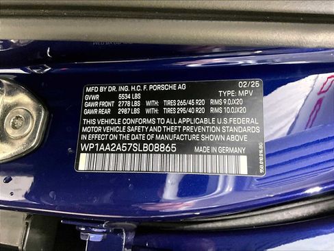 Used 2025 Porsche Macan image 36
