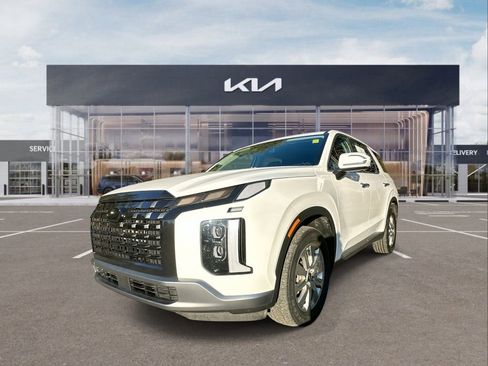 Used 2023 Hyundai Palisade SE w/ Cargo Package image 4