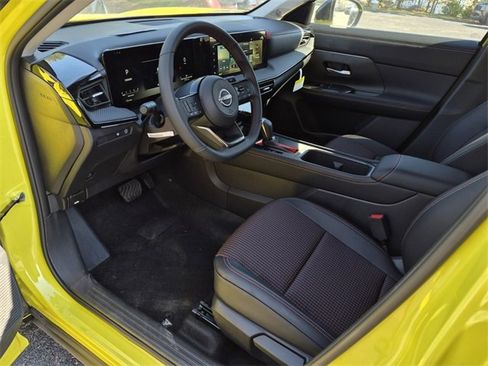 New 2025 Nissan Kicks SR image 8