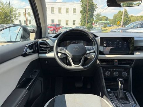 Used 2025 Volkswagen Taos S AWD/4WD image 5