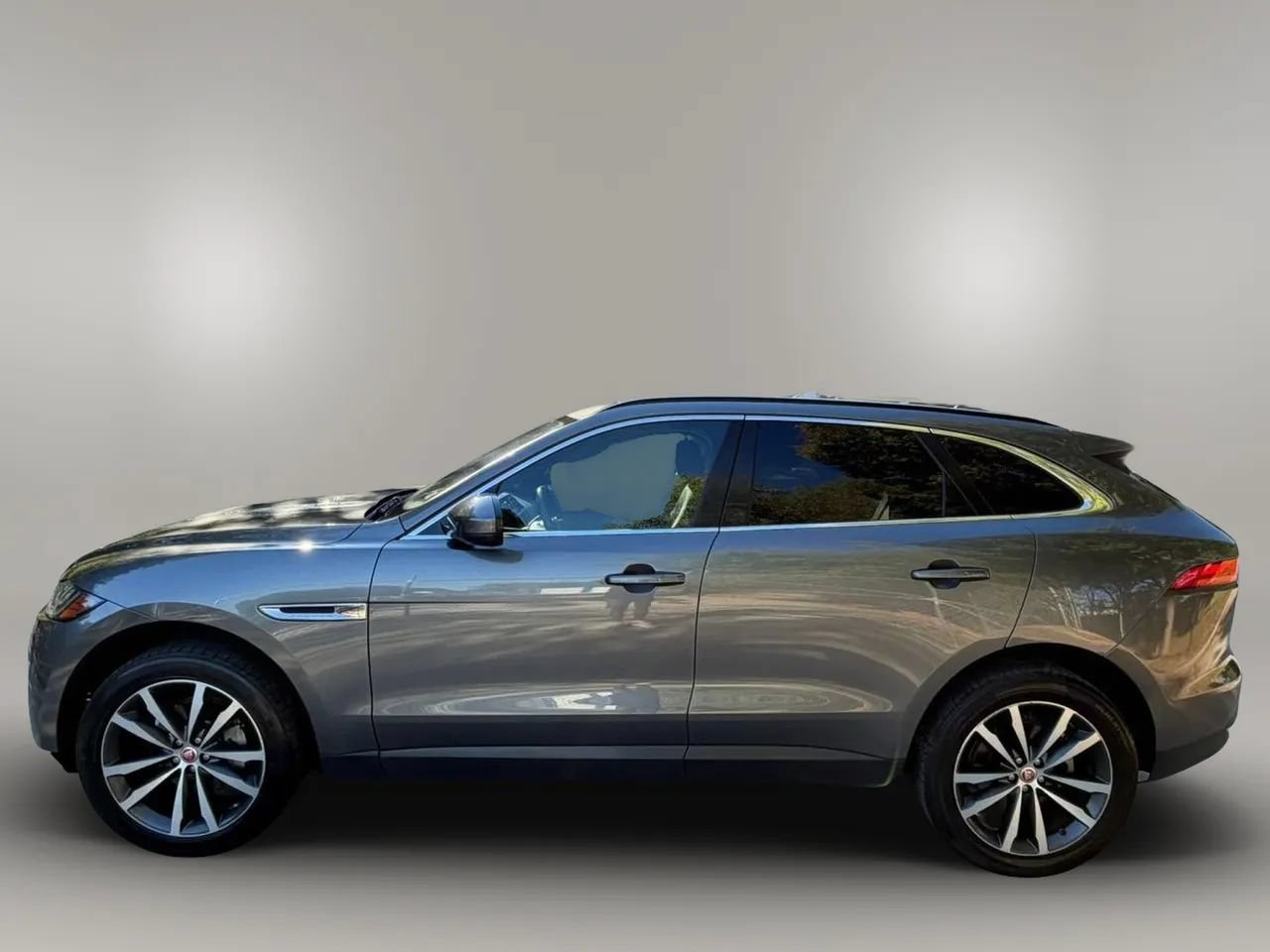 Used 2018 Jaguar F-PACE Prestige AWD/4WD image 5