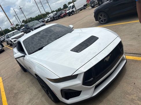 Used 2026 Ford Mustang GT Premium RWD image 7