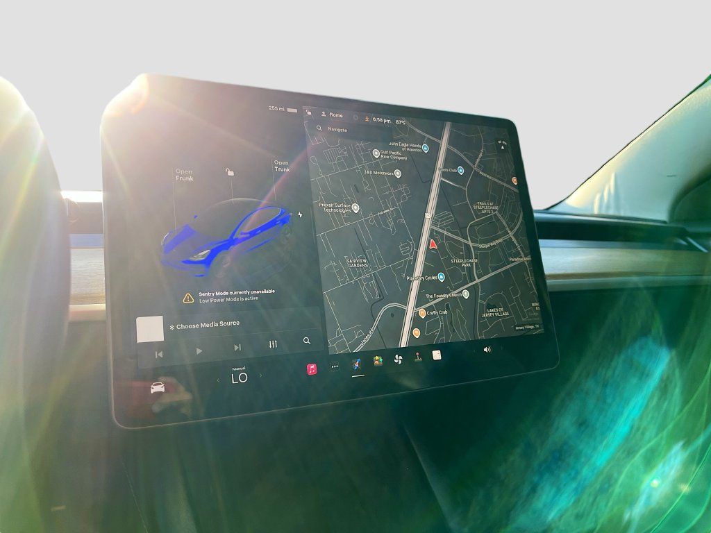 Used 2023 Tesla Model 3 Standard Range RWD image 12