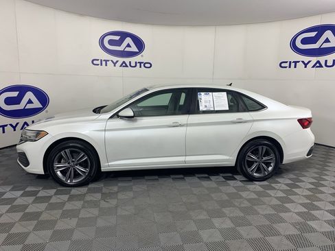 Used 2023 Volkswagen Jetta SE image 6