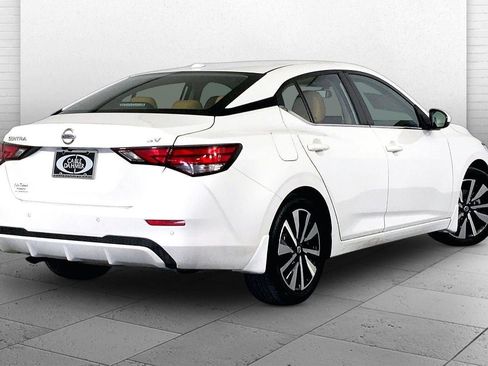 Used 2022 Nissan Sentra SV w/ SV Premium Package image 13