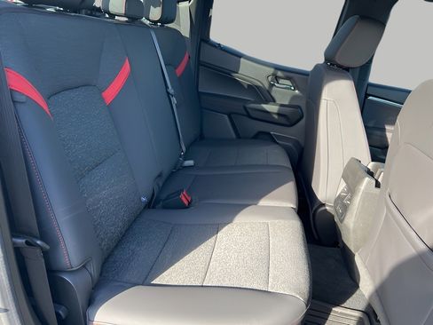 Used 2024 Chevrolet Colorado Z71 w/ Z71 Convenience Package 2 image 36