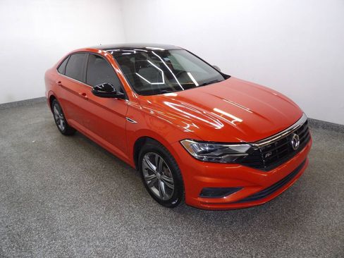 Used 2019 Volkswagen Jetta R-Line FWD image 3