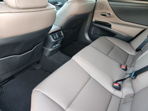 New 2025 Lexus ES 350 w/ Premium Package image 21