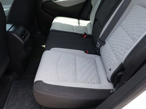 Used 2019 Chevrolet Equinox LS FWD image 16