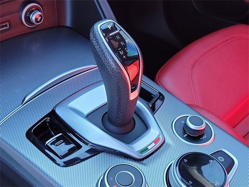 Used 2023 Alfa Romeo Stelvio Veloce image 30