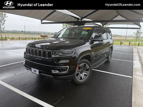 Used 2022 Jeep Wagoneer Series III AWD/4WD image 1