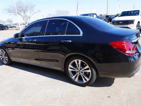 Used 2018 Mercedes-Benz C 300 Sedan image 4