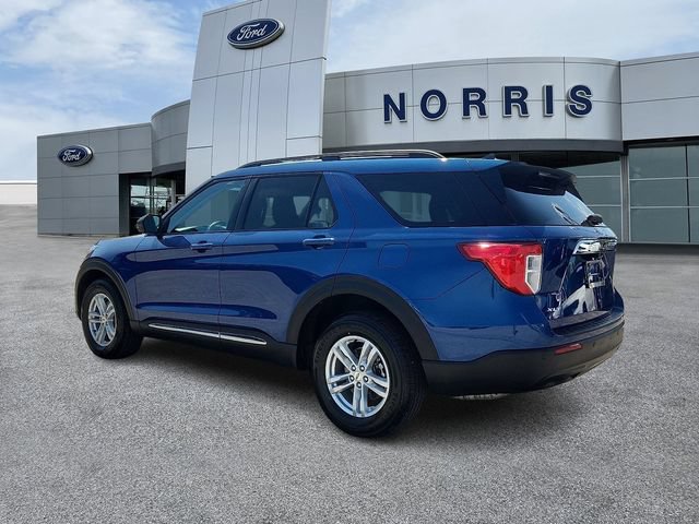 Used 2023 Ford Explorer XLT AWD/4WD image 3