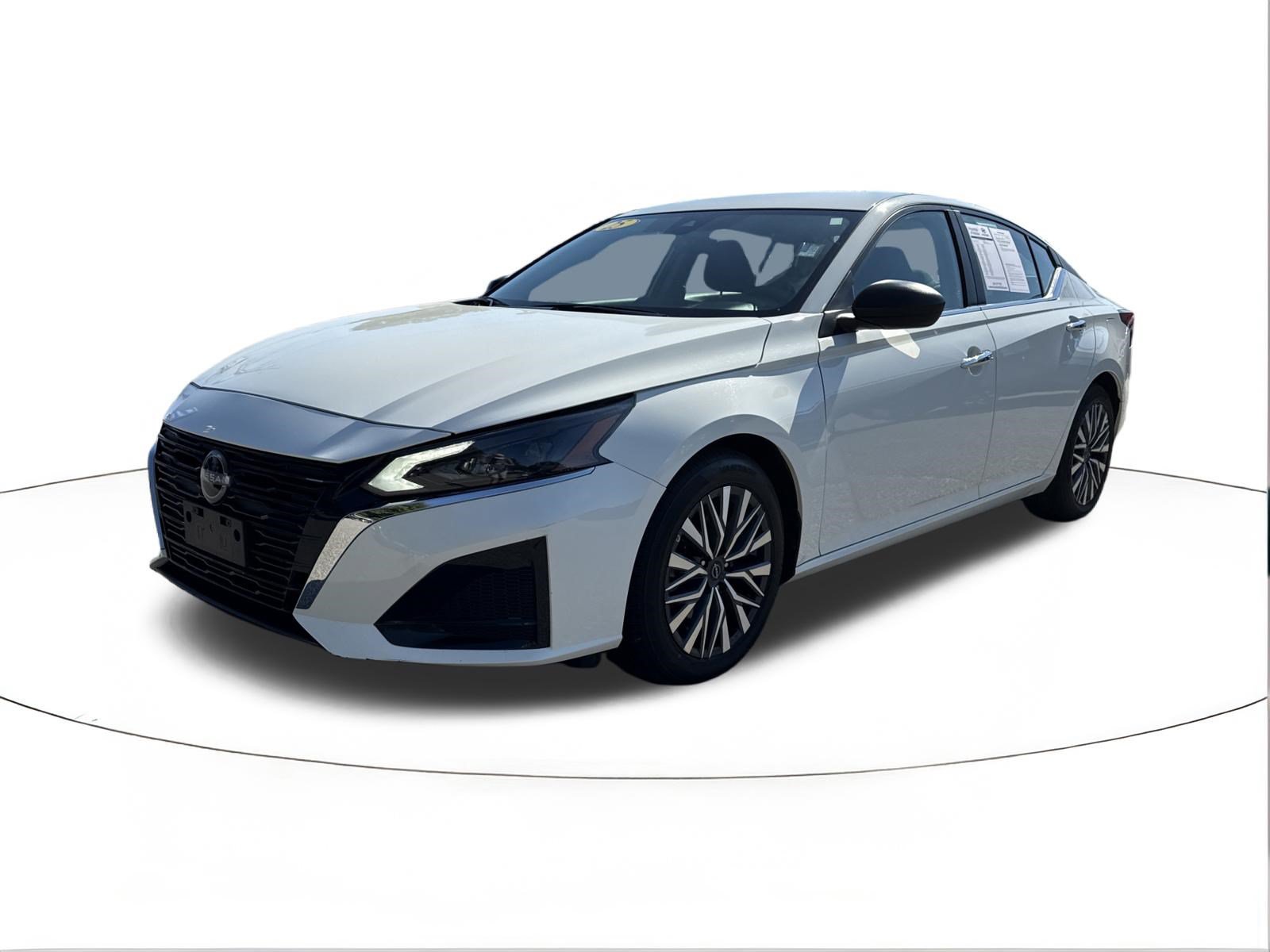 Used 2025 Nissan Altima 2.5 SV FWD image 7